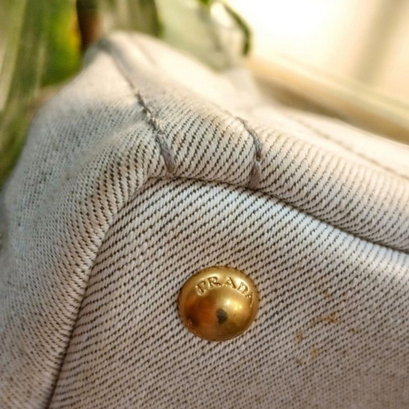 Prada Canapa - Picture 9 of 13